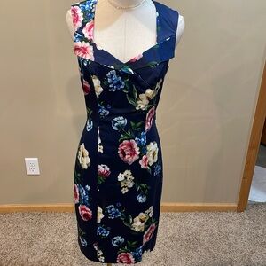 NWOT REVIEW AUSTRALIA NAVY FLORAL SHEATH STYLE DRESS SIZE 8 AU SIZE 4 US